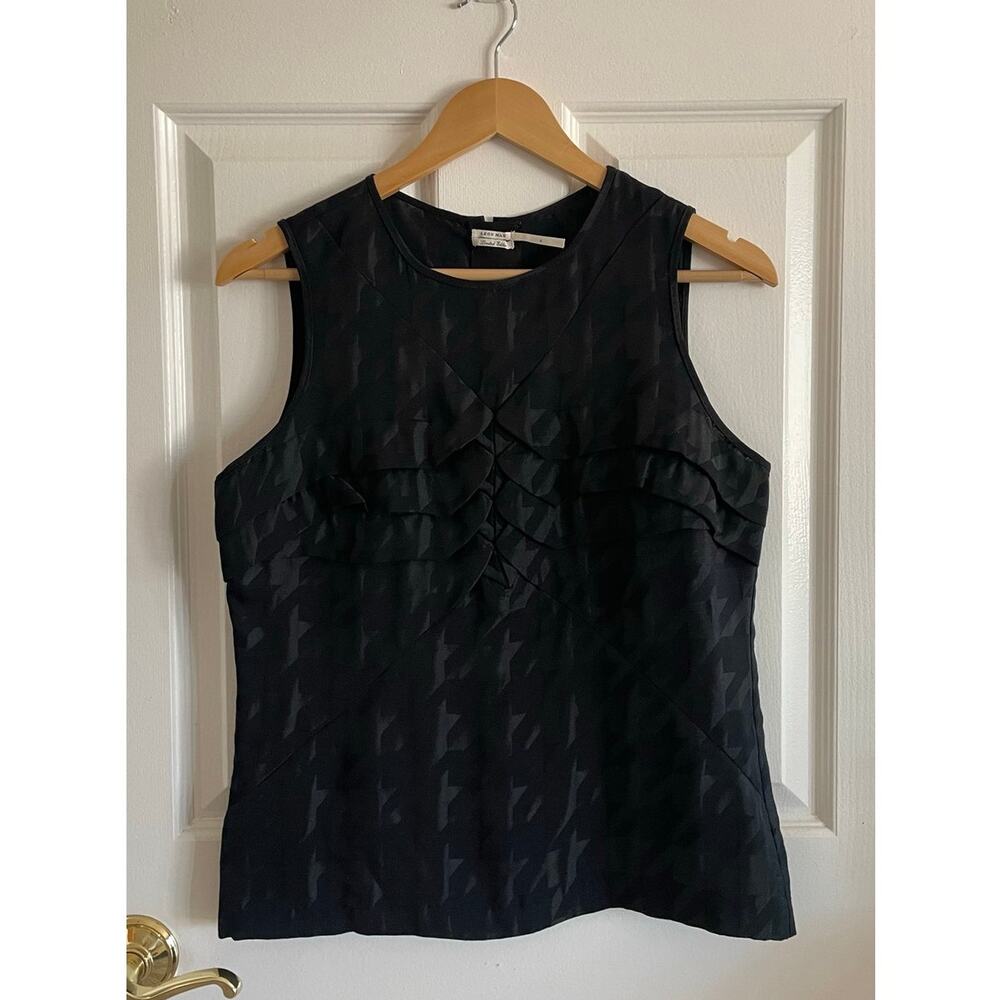 Leon Max Sleeveless Black Textured Top Size 4 (Small)